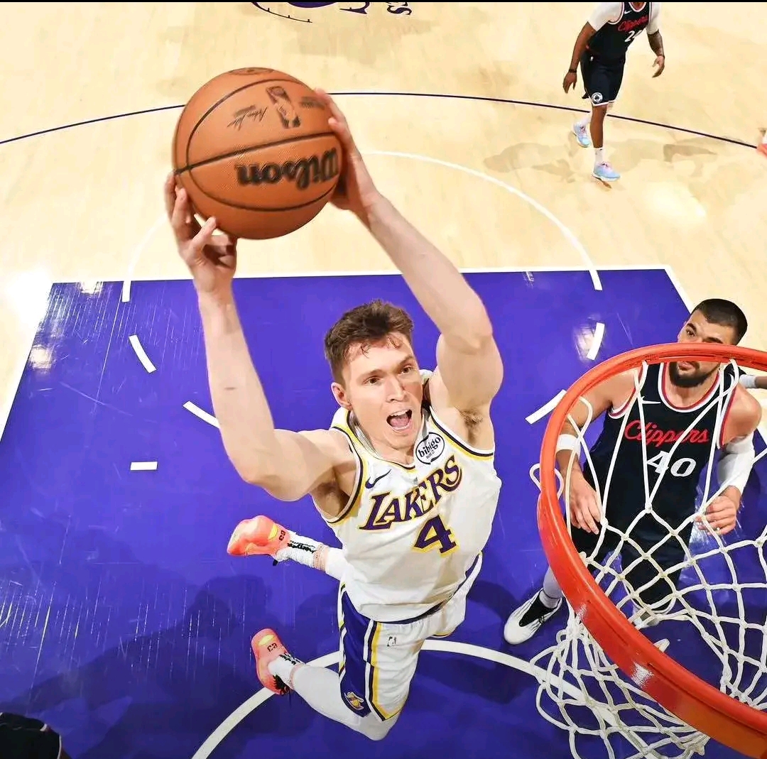 FB体育网页版-雄鹿击败雄鹿，取得背靠背胜利